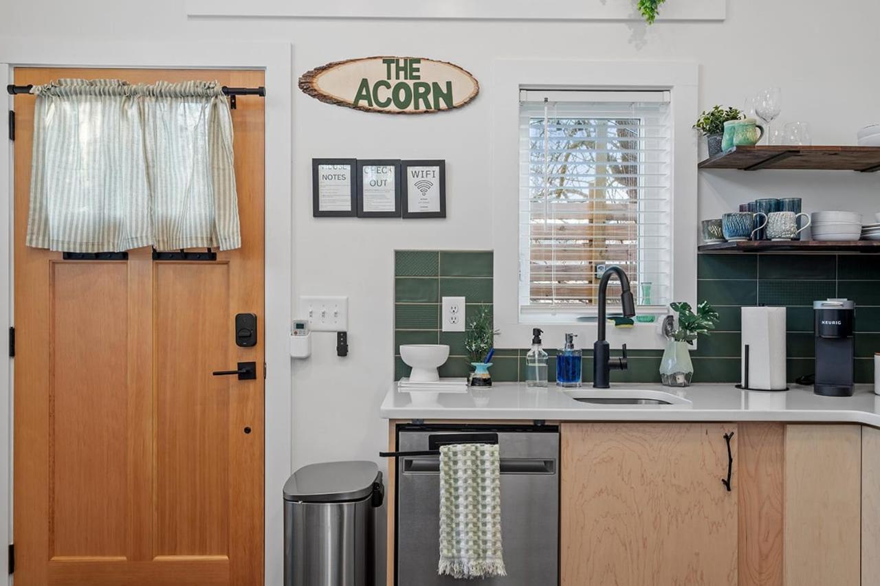 The Acorn - Tiny House In Historic Oakwood Villa Raleigh Exterior photo